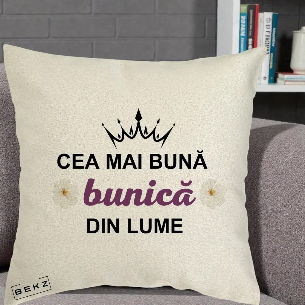 Cadou pentru Bunica - Perna Personalizata Cea Mai Buna Bunica Din Lume Coroana Mov Flori, 40x40 cm, Ecru, Husa Detasabila, Perna Inclusa, BEKZ®