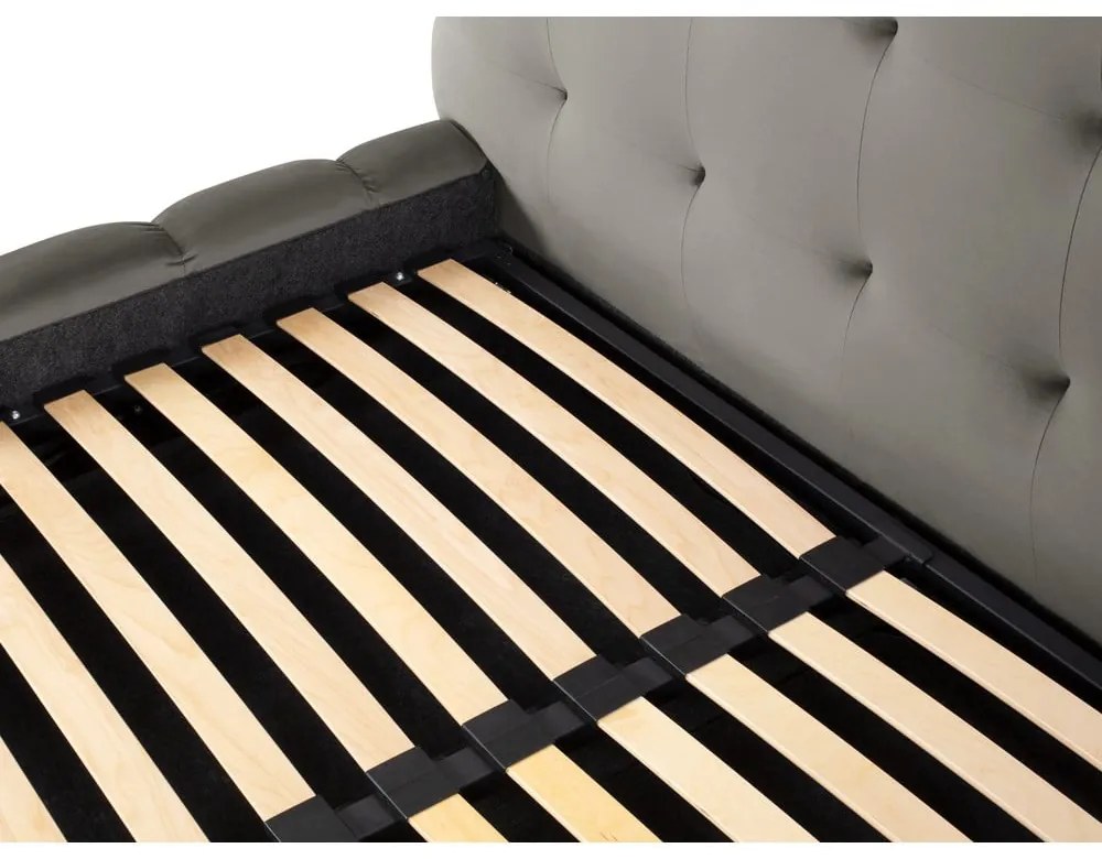 Pat matrimonial gri deschis tapițat cu spațiu de depozitare și somieră 180x200 cm Bali – Cosmopolitan Design