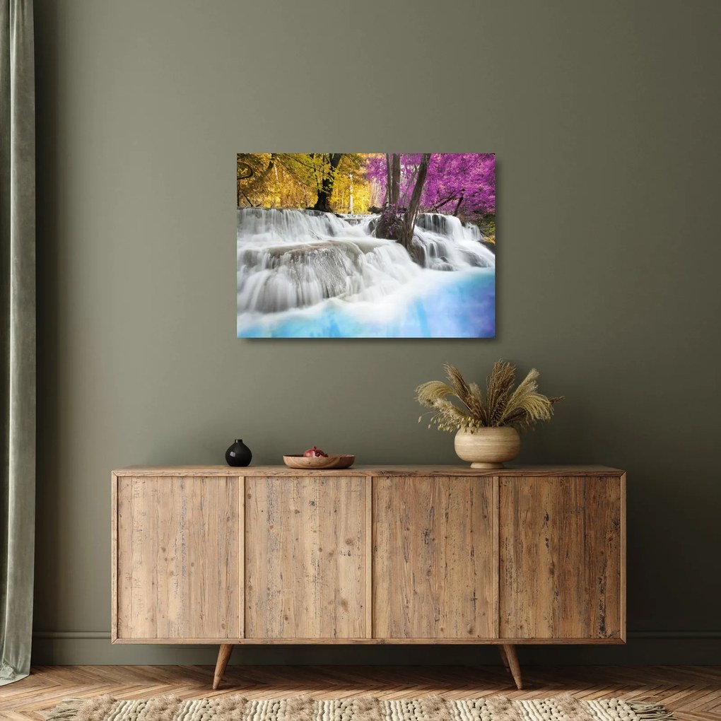 Tablou pe sticlă cu Erawan cascadă în pădure (70x50 cm)