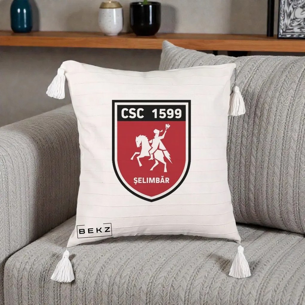 Perna Personalizata CSC 1599 Selimbar Fotbal, 40x40 cm, Bej cu Franjuri, Husa Detasabila, Perna Inclusa, BEKZ®