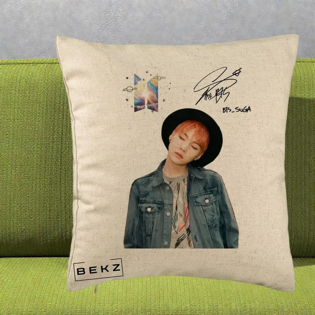 Perna Personalizata K-pop BTS Suga par Portocaliu Palarie Autograf, 40x40 cm, Bej, Husa Detasabila, Perna Inclusa, BEKZ®
