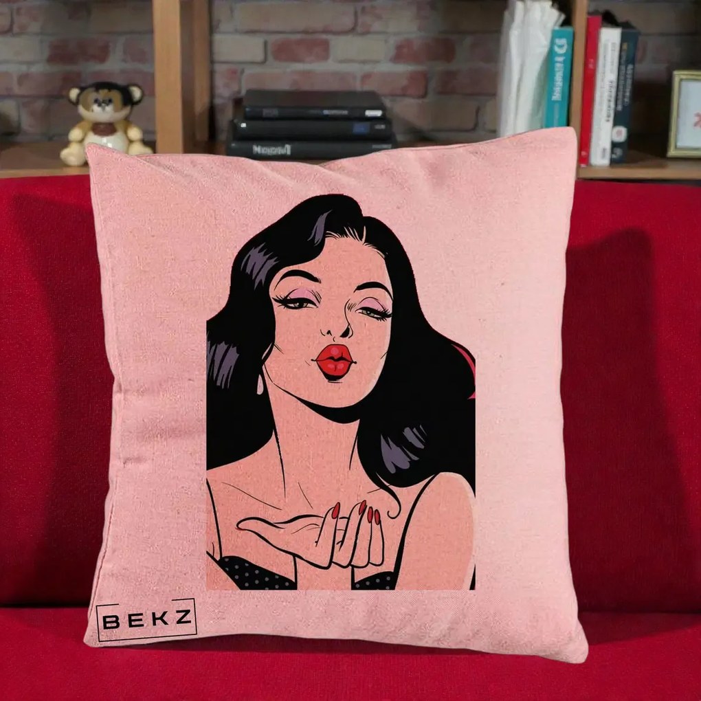 Perna Decorativa Femeie Pop-Art Kiss, 40x40 cm, Roz, Husa Detasabila, Perna Inclusa, BEKZ®