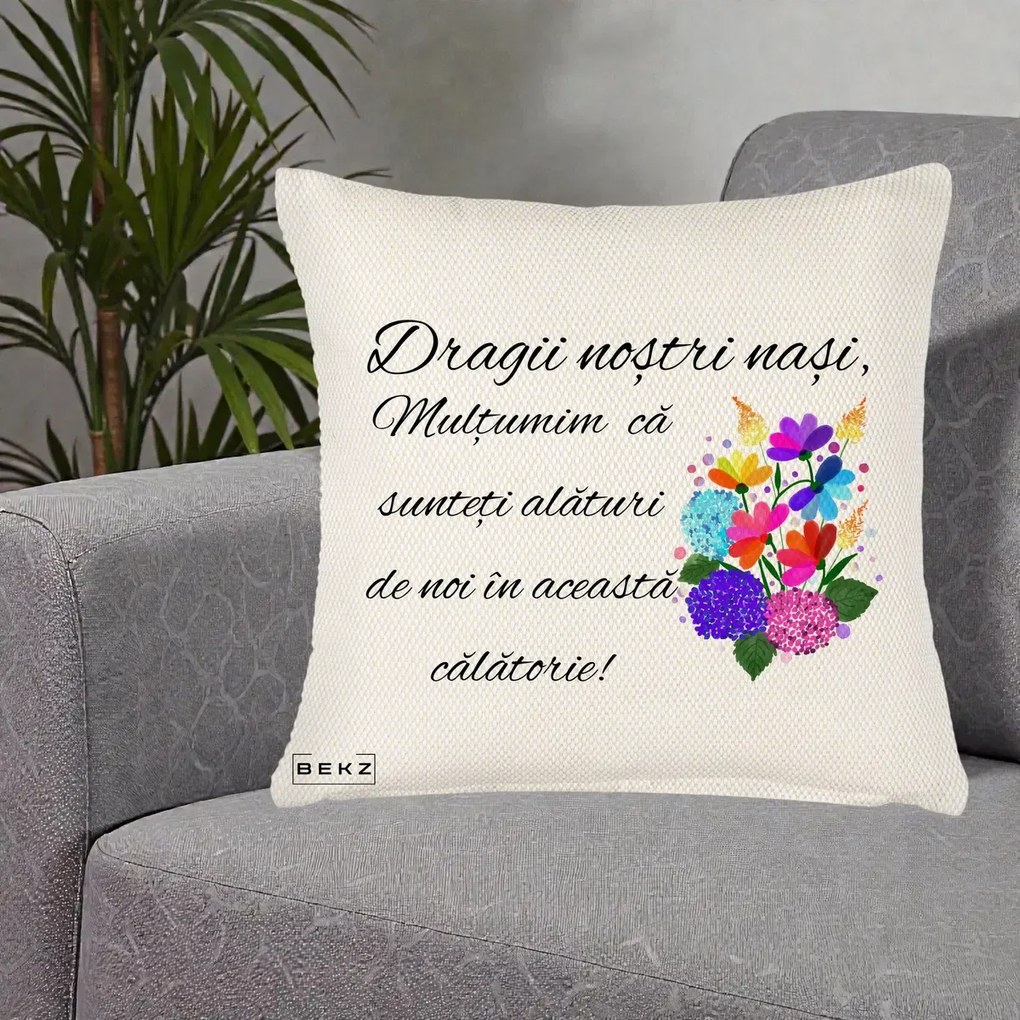 Perna personalizata nasi: Dragii nostri nasi, multumim, buchet colorat, 45x45 cm cu Umplutura, Crem Reliefat, BEKZ