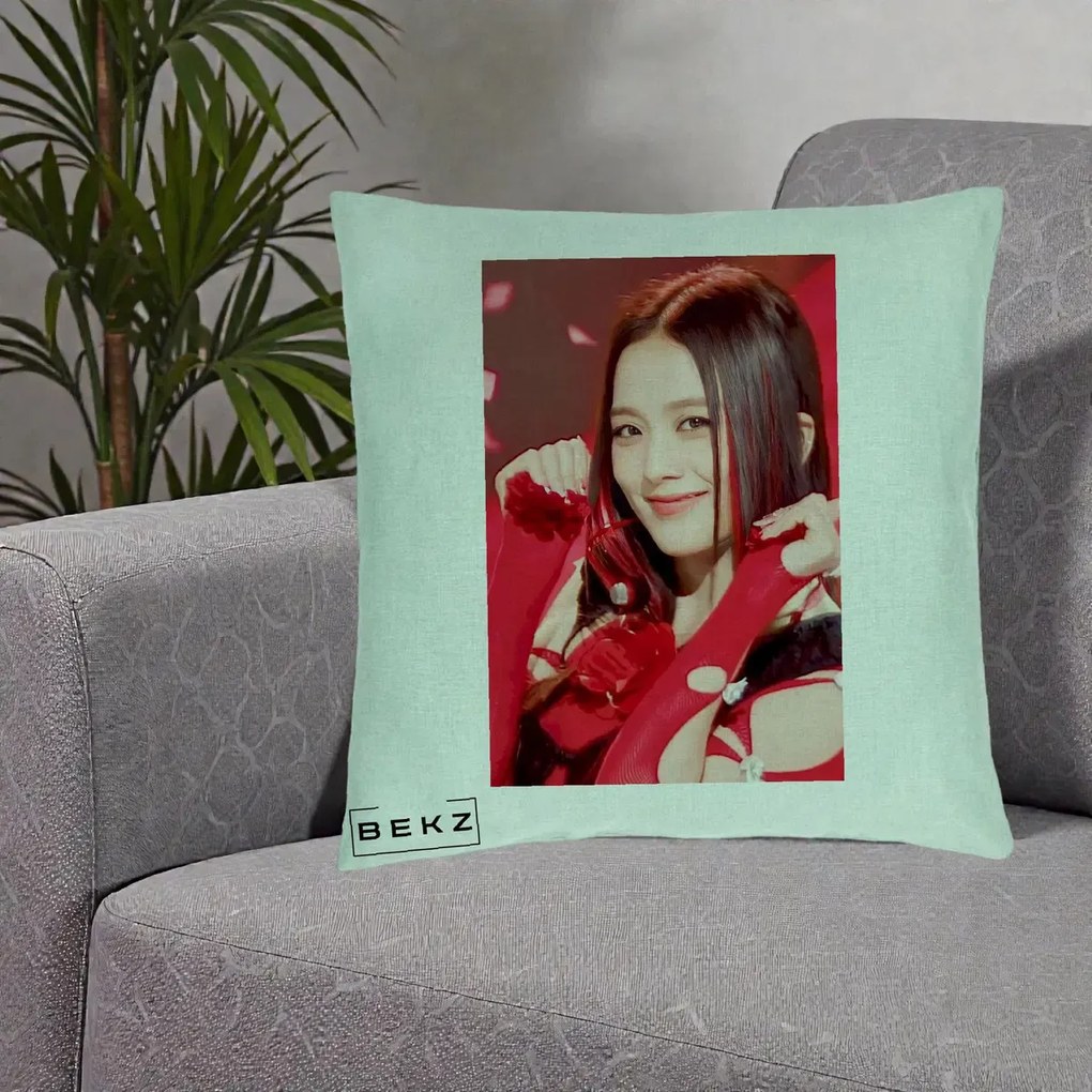 Perna Personalizata K-pop BLACKPINK Jisoo Rosu, 40x40 cm, Verde Menta, Husa Detasabila, Perna Inclusa, BEKZ®