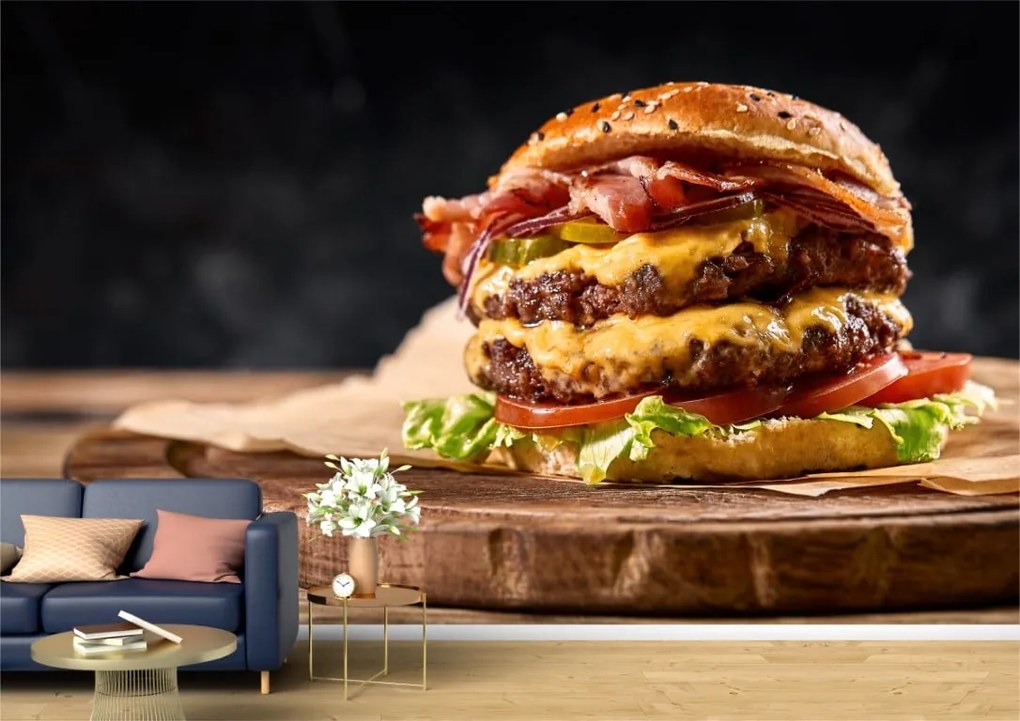 Tapet Premium Canvas - Burger dublu cu bacon si cascaval pe platou de lemn