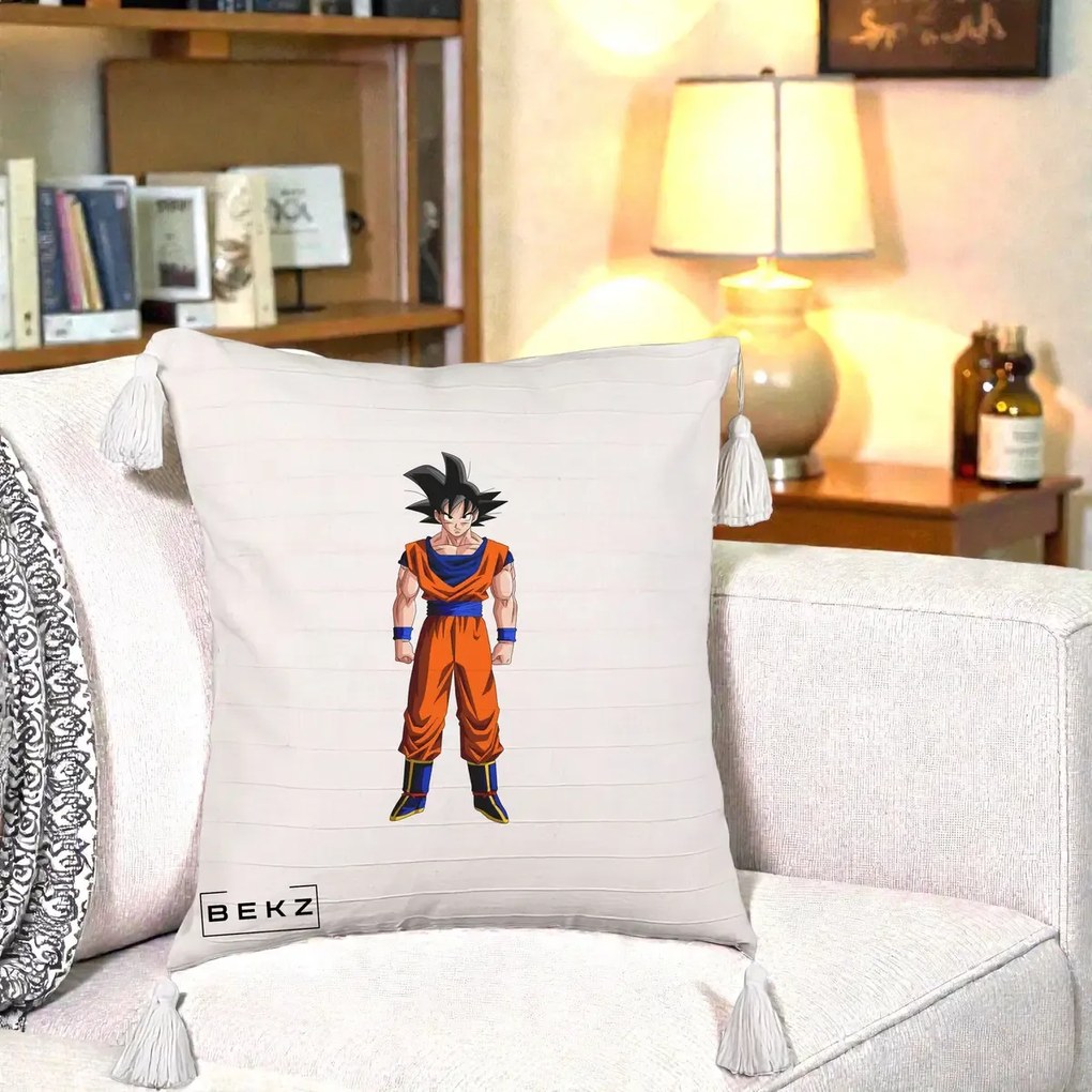 Perna Personalizata Dragon Ball Goku Complet in Gi Portocaliu, 40x40 cm, Bej cu Franjuri, Husa Detasabila, Perna Inclusa, BEKZ®
