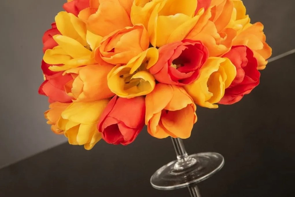Aranjament floral mic decor festiv design LUX STAND MIX TULIP