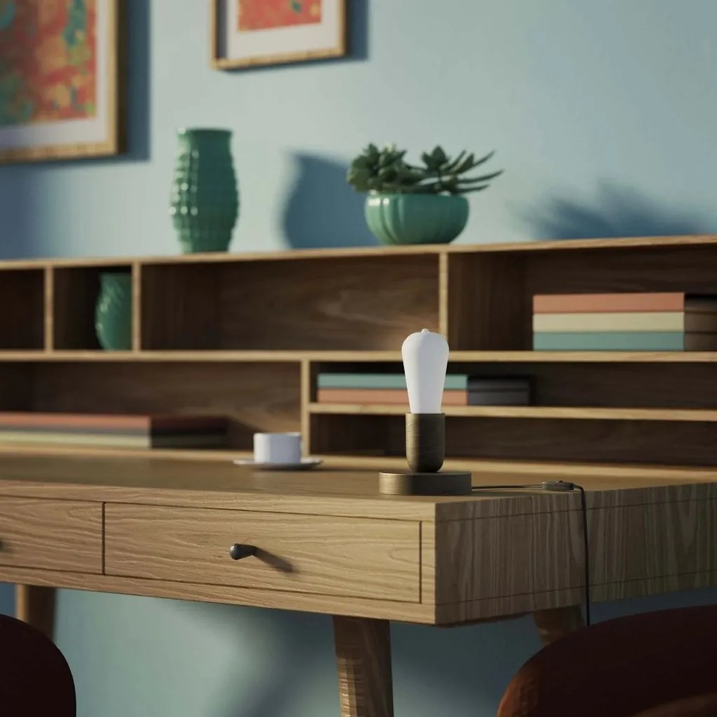 Veioza minimalista din alama Sputnik