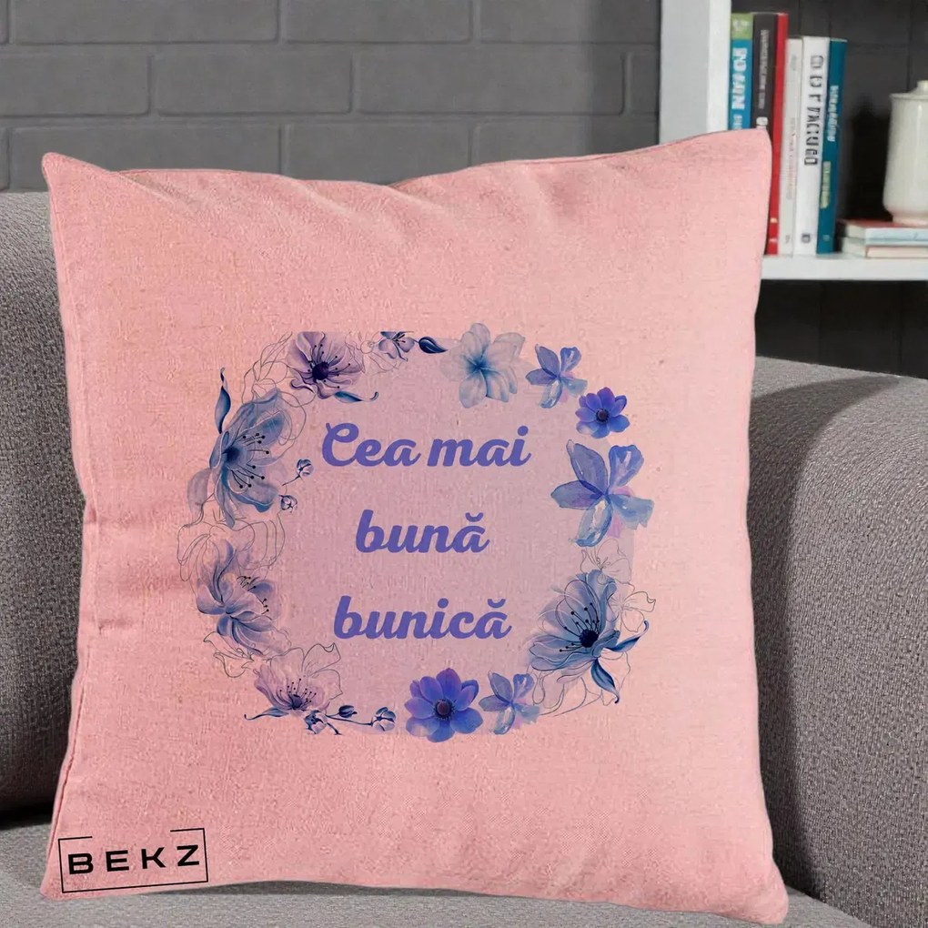Cadou pentru Bunica - Perna Personalizata Cea Mai Buna Bunica Coronita Flori Albastre Acuarela, 40x40 cm, Roz, Husa Detasabila, Perna Inclusa, BEKZ®