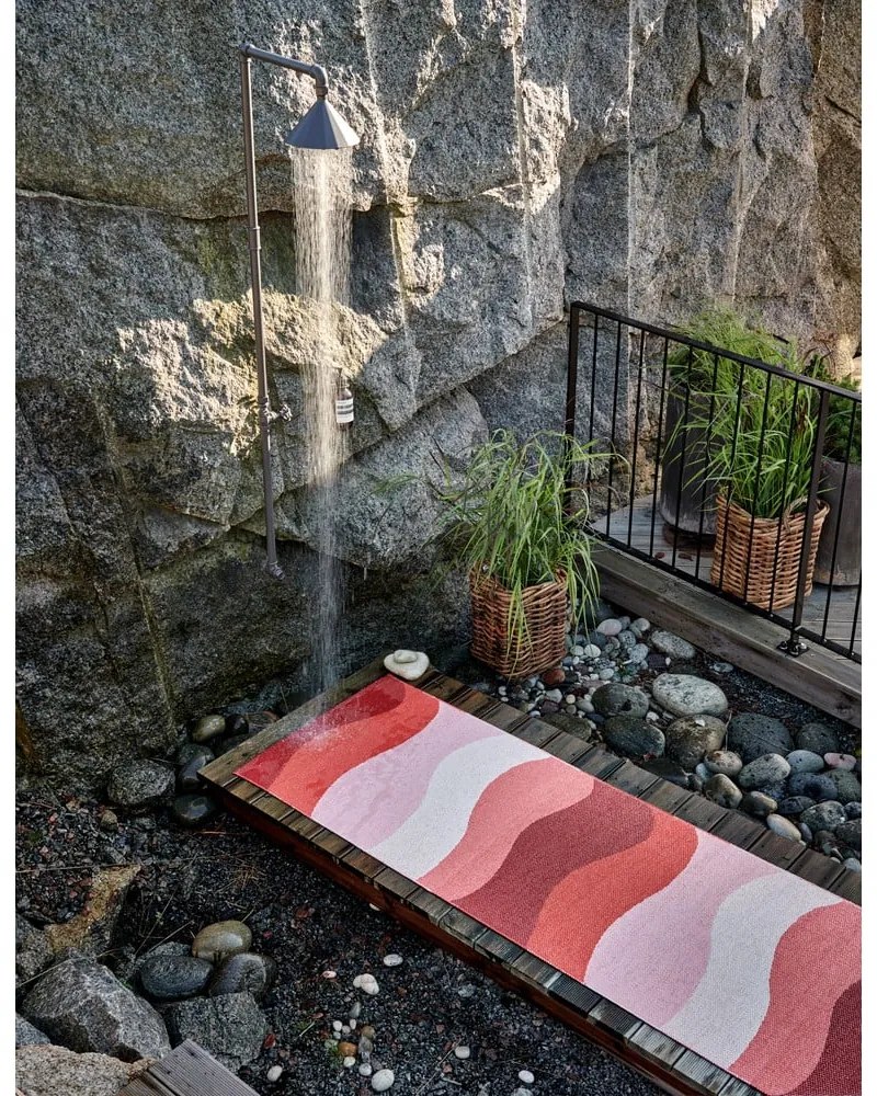 Covor tip traversă pentru interior și exterior roșu 70x200 cm Urvi Fire – Pappelina