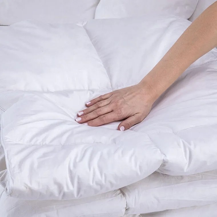 decoDoma Set matlasat cu pilotă 140 x 200 cm şi pernă 70 x 90 cm cu umplutură de pene