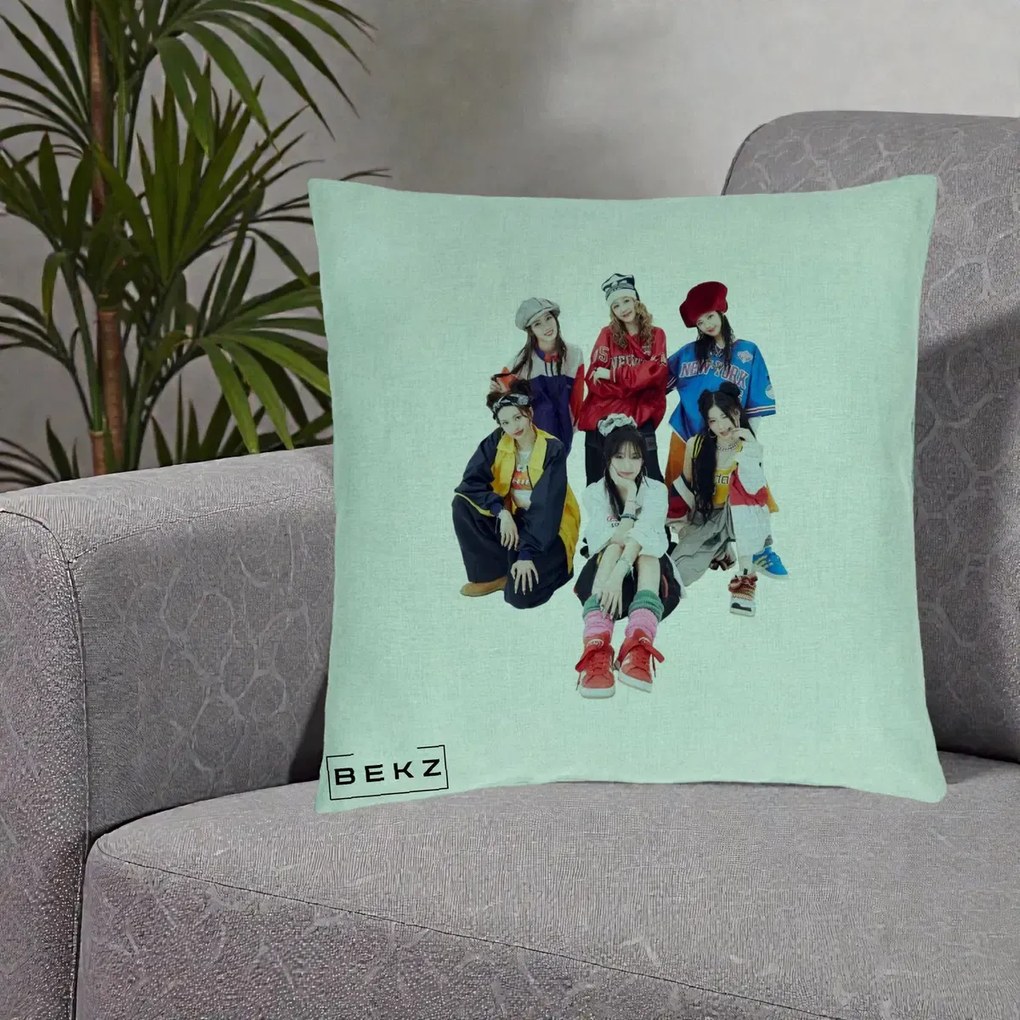 Perna Personalizata Grup K-pop Fete Streetwear Foto, 40x40 cm, Verde Menta, Husa Detasabila, Perna Inclusa, BEKZ®