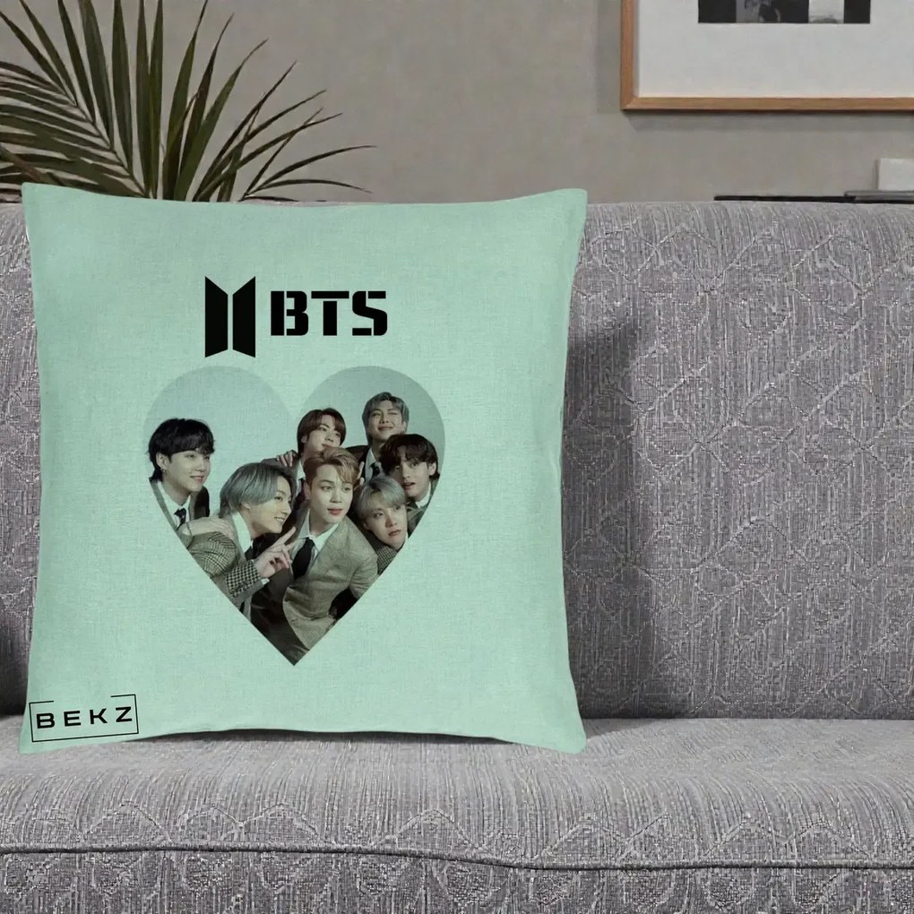 Perna Personalizata K-pop BTS Grup Fotografie in Inima, 40x40 cm, Verde Menta, Husa Detasabila, Perna Inclusa, BEKZ®