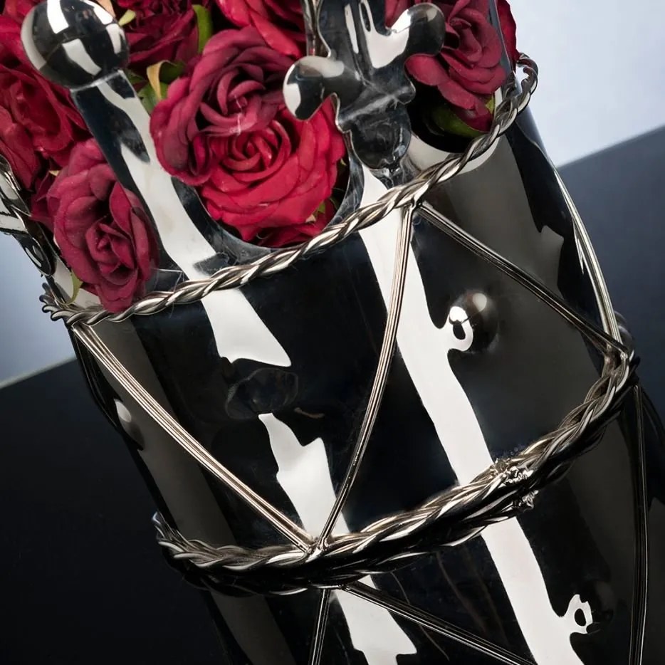Aranjament floral din trandafiri si vas metalic in forma de coroana CROWN rosu 1142105.33 ROSSO