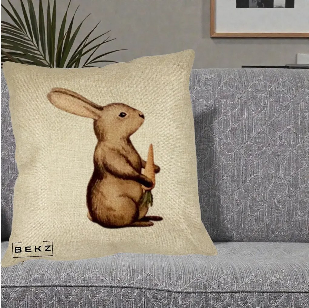 Perna Decorativa Iepuras Acuarela cu Morcov, 40x40 cm, Crem, Husa Detasabila, Perna Inclusa, BEKZ®