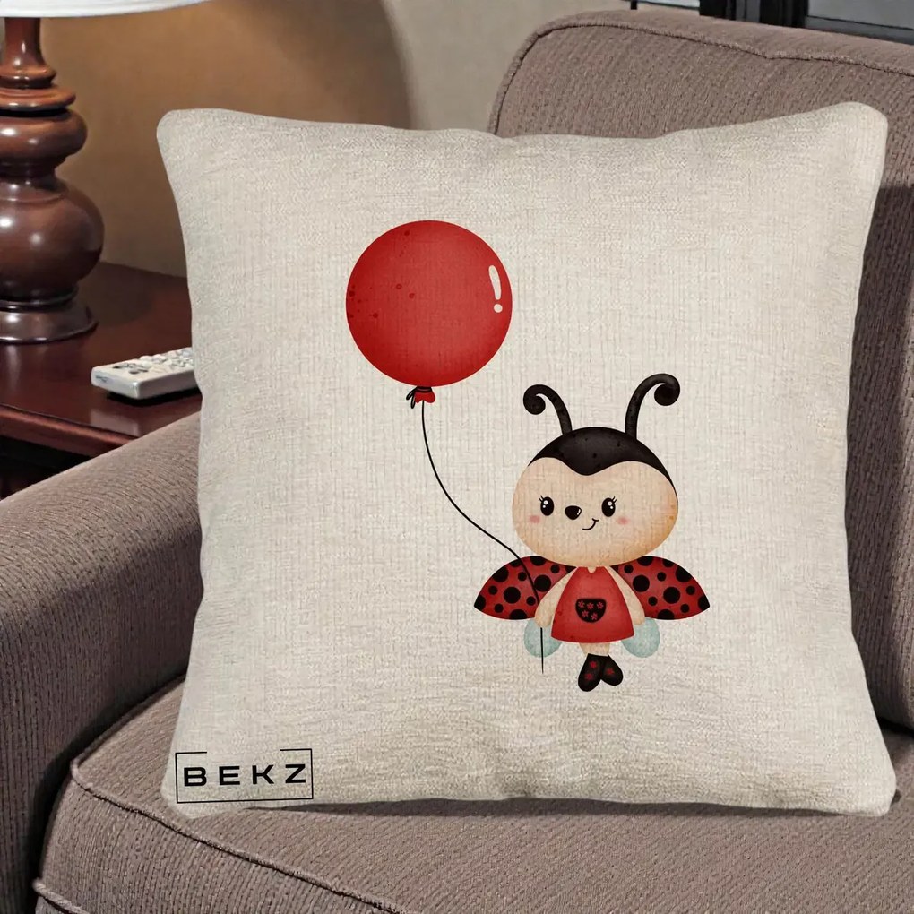 Perna Decorativa Buburuza cu Balon Rosu, 40x40 cm, Bej Canapea, Husa Detasabila, Perna Inclusa, BEKZ®