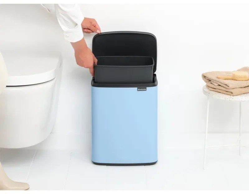Cos de gunoi Brabantia Bo Small 1006637, 12 L, Deschidere silentioasa si lina, Baza antiderapanta, Albastru deschis