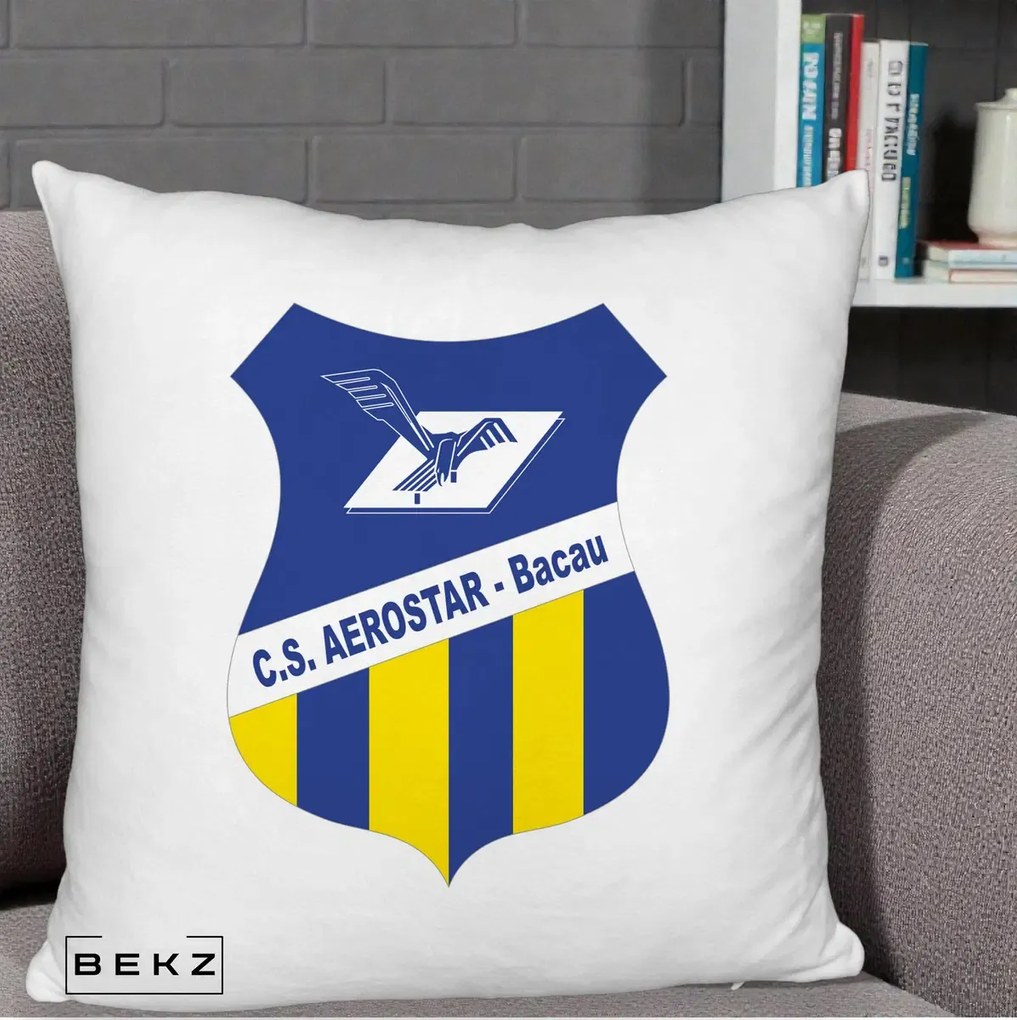 Perna Personalizata CS Aerostar Bacau Fotbal, 40x40 cm, Alb Pufos, Husa Detasabila, Perna Inclusa, BEKZ®