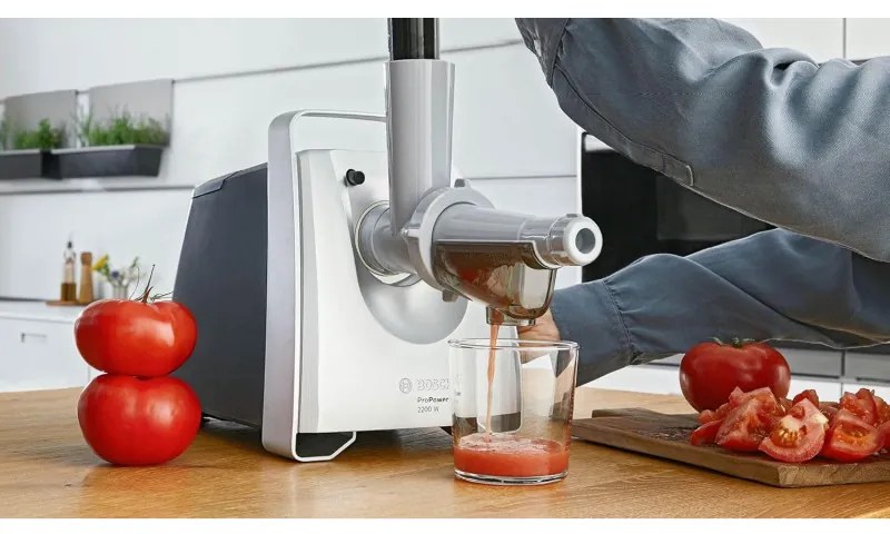 Mașină de tocat carne Bosch MFW68660, 2200W, atașament pentru roșii și cârnați, invers, 4,3 kg/min, Inox