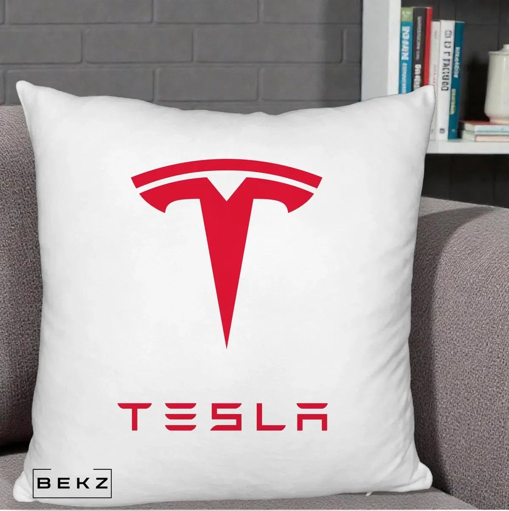 Perna Personalizata cu emblema Tesla, 40x40 cm, Alb Pufos, Husa Detasabila, Perna Inclusa, BEKZ®