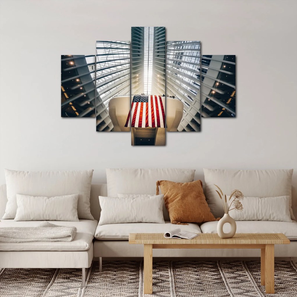 Tablou unei construcții cu steagul SUA (150x105 cm)