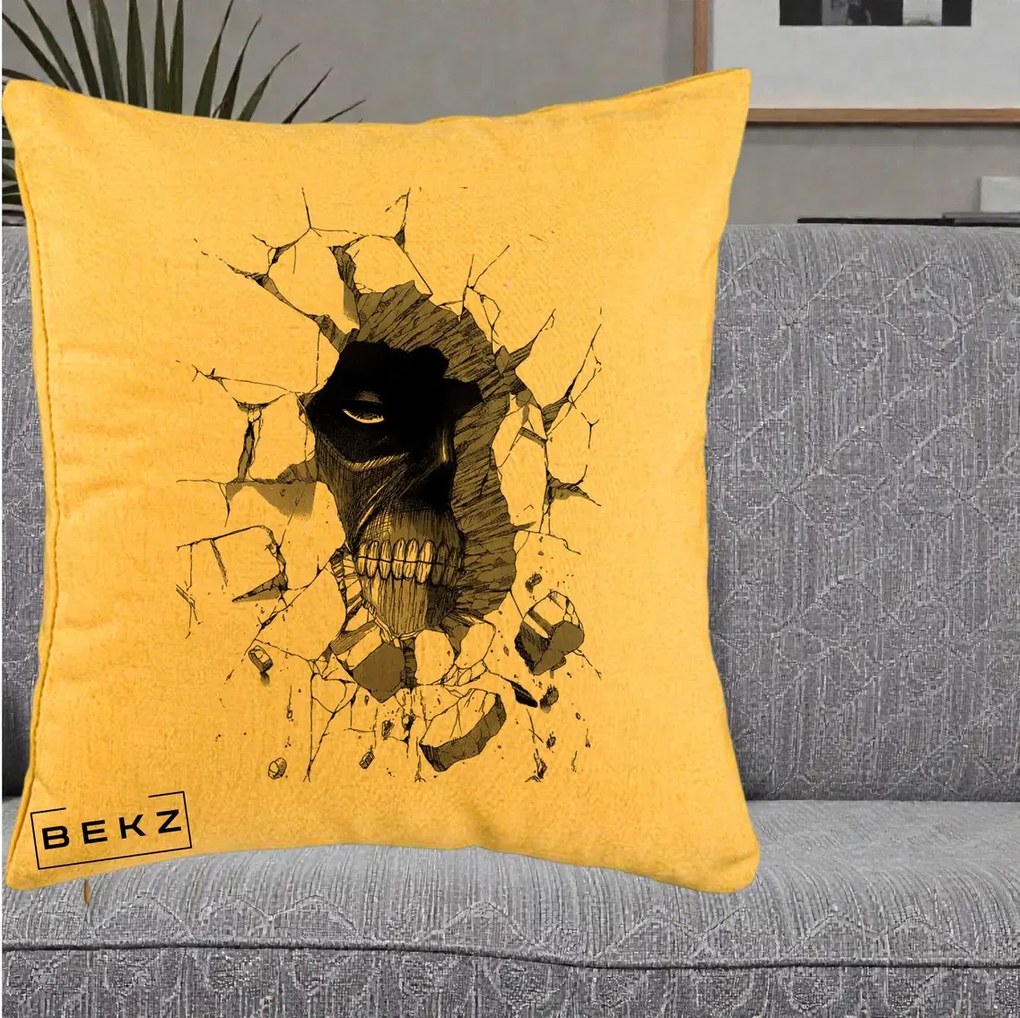 Perna Personalizata Attack on Titan Titan Crapand Zidul, 40x40 cm, Galben, Husa Detasabila, Perna Inclusa, BEKZ®