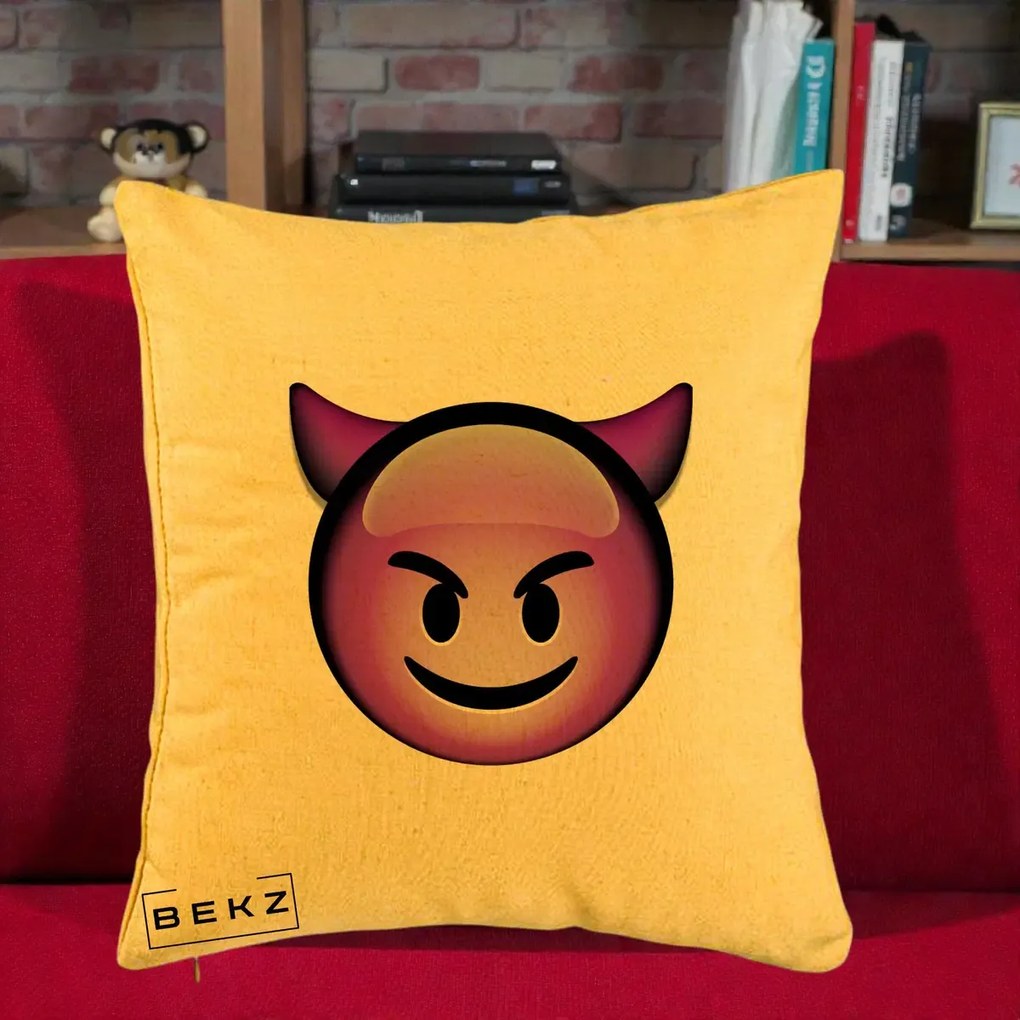 Perna Decorativa Emoji Diavol Mov, 40x40 cm, Galben, Husa Detasabila, Perna Inclusa, BEKZ®