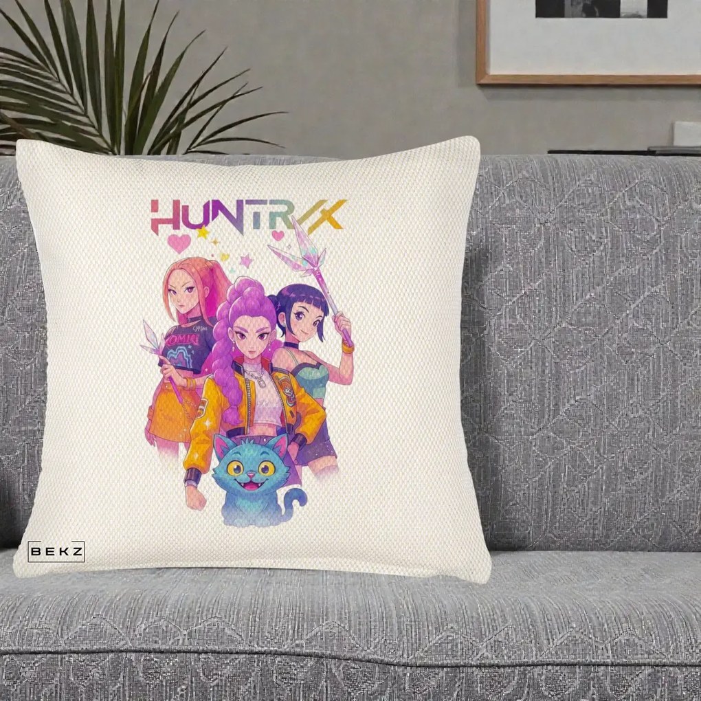 Perna Personalizata K-pop HUNTRX Trio Foto cu Pisica, 40x40 cm, Crem Reliefat, Husa Detasabila, Perna Inclusa, BEKZ®