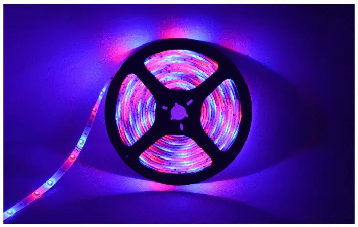 Bandă LED RGB în spatele televizorului - 5 m