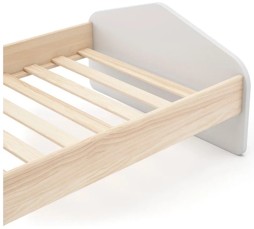 Pat pentru copii alb/în culoare naturală cu aspect de lemn de pin 90x190 cm Estefania – Marckeric