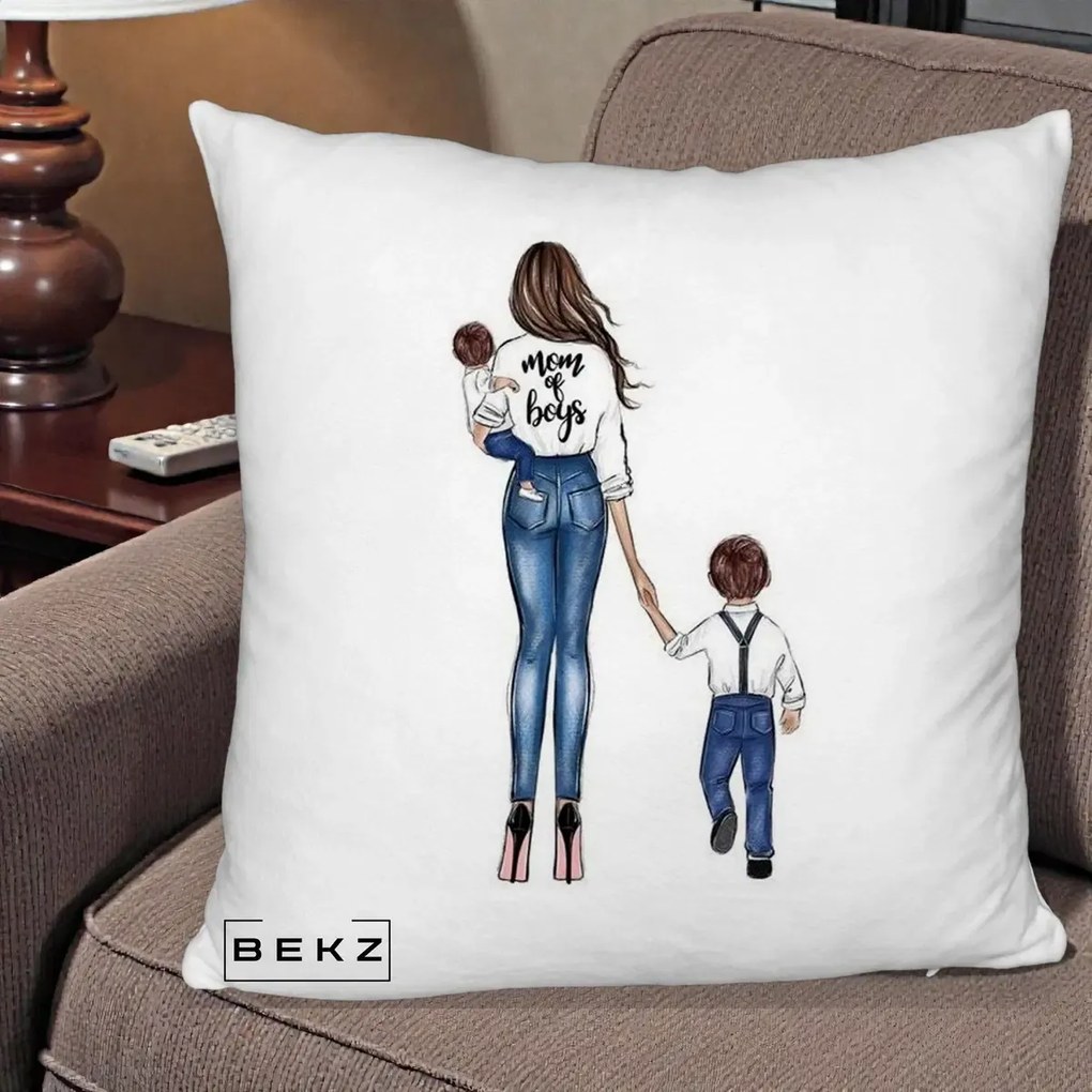 Cadou pentru Mama - Perna Personalizata Mom of Boys Mama cu Baietii, 40x40 cm, Alb Pufos, Husa Detasabila, Perna Inclusa, BEKZ®