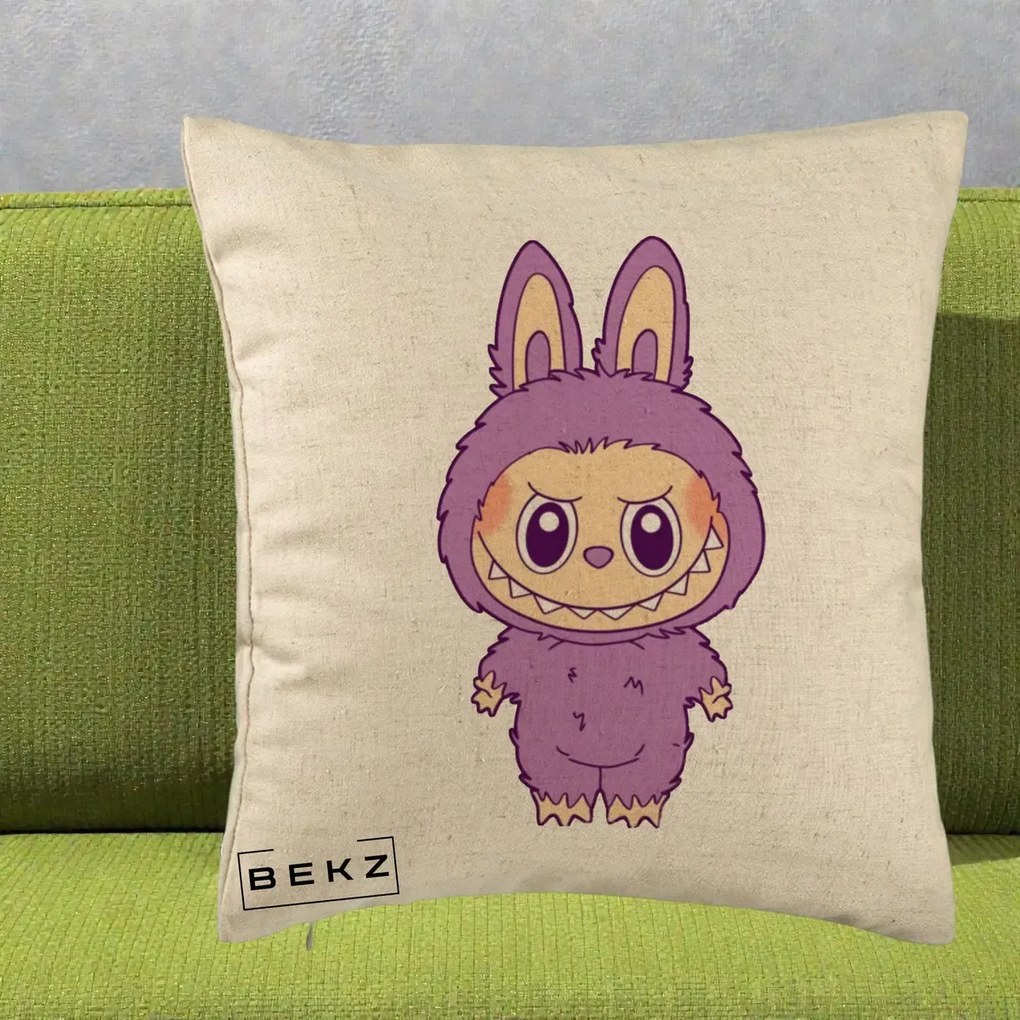 Perna Personalizata Labubu Violet Solo, 40x40 cm, Bej, Husa Detasabila, Perna Inclusa, BEKZ®