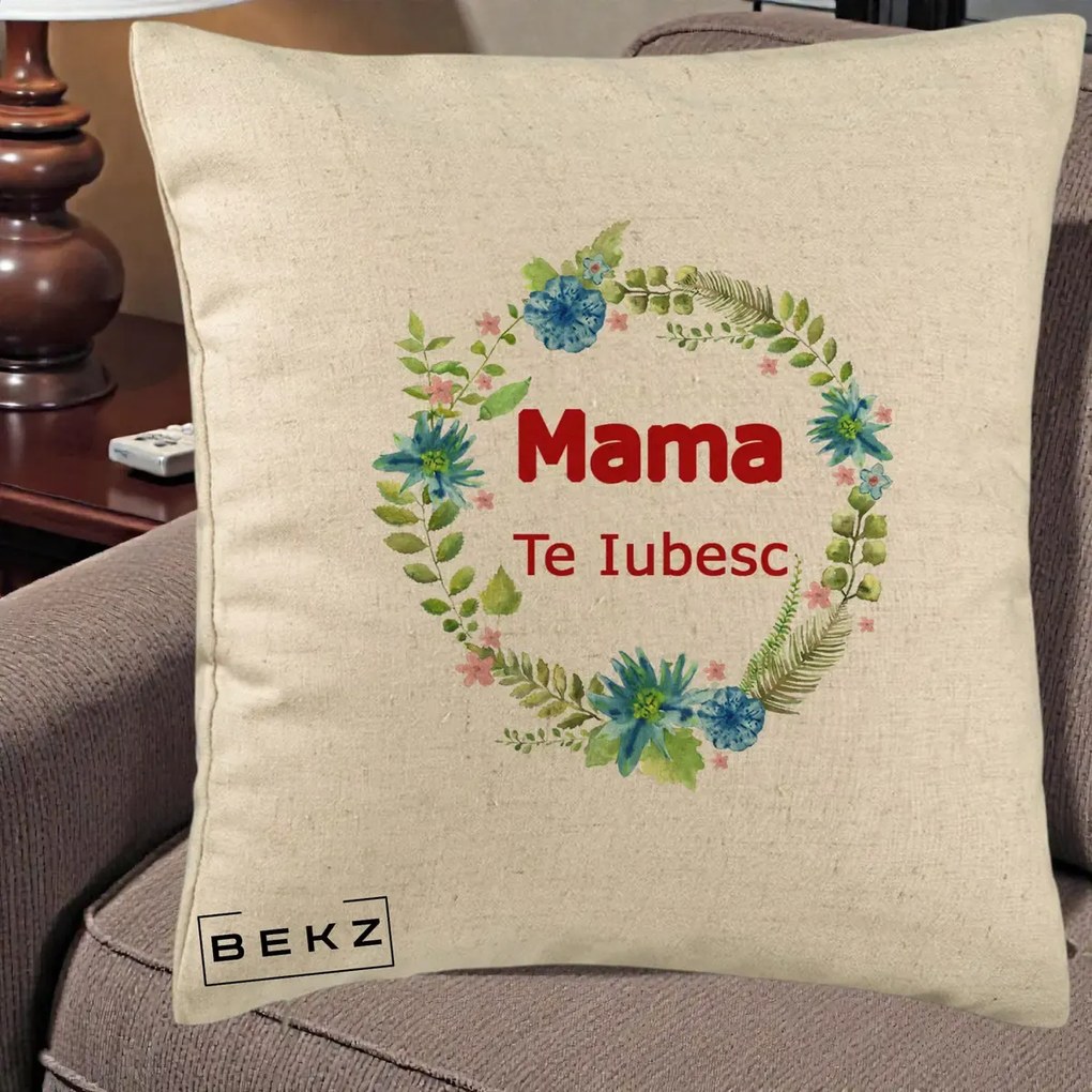 Cadou pentru Mama - Perna Personalizata Mama Te Iubesc Flori Albastre, 40x40 cm, Bej, Husa Detasabila, Perna Inclusa, BEKZ®