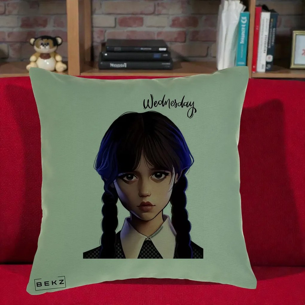 Perna Personalizata Wednesday Addams Portret Realist, 40x40 cm, Verde, Husa Detasabila, Perna Inclusa, BEKZ®