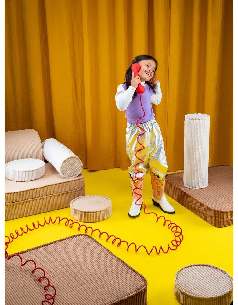 Canapea pentru copii maro cu tapițerie din catifea reiată 132 cm Settee – Wigiwama