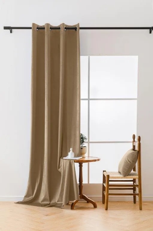 Draperie opaca maro deschis VELVET 135x250 cm Agățat: Rejansa