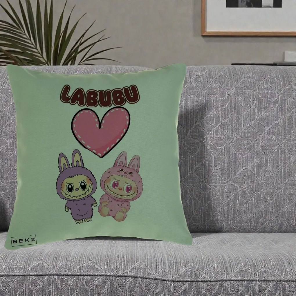 Perna Personalizata Labubu Cuplu Inima, 40x40 cm, Verde, Husa Detasabila, Perna Inclusa, BEKZ®