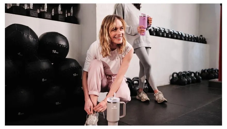 Termos gri deschis cu pai din oțel inoxidabil 1,18 l Quencher H2.0 FlowState Tumbler Ash – Stanley