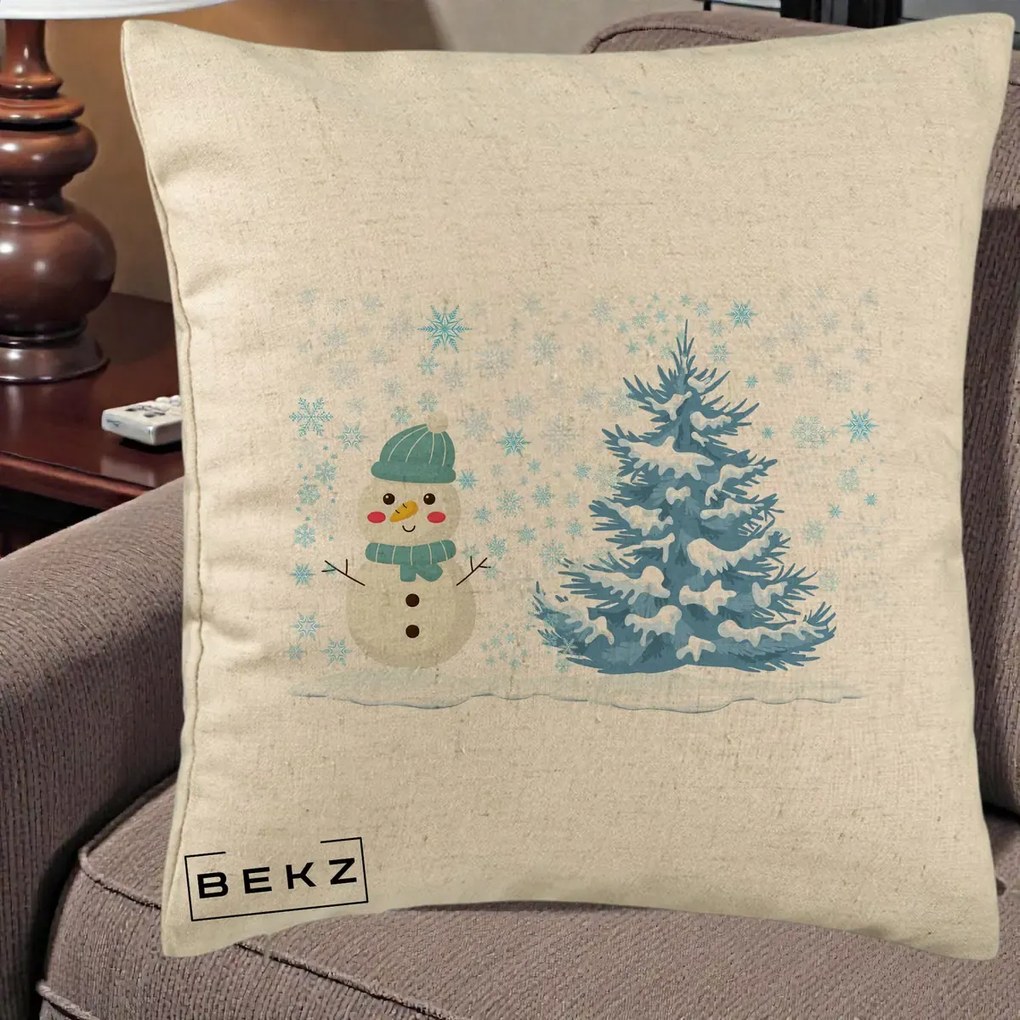Perna Decorativa Om de Zapada si Brad Craciun, 40x40 cm, Bej, Husa Detasabila, Perna Inclusa, BEKZ®