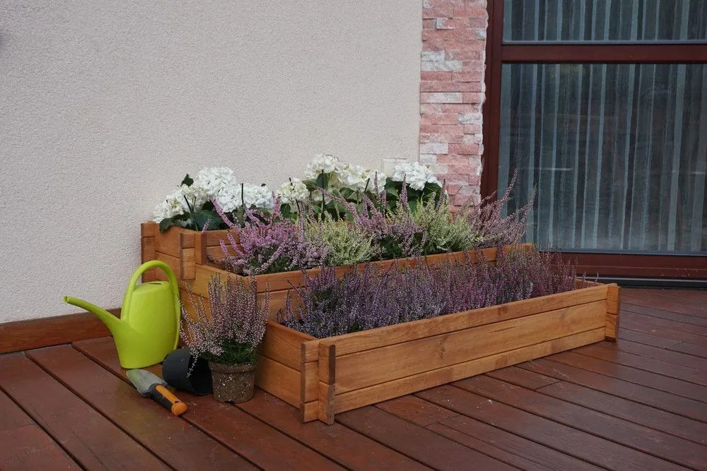 Ghiveci pentru flori exclusiv din lemn ,cascadă