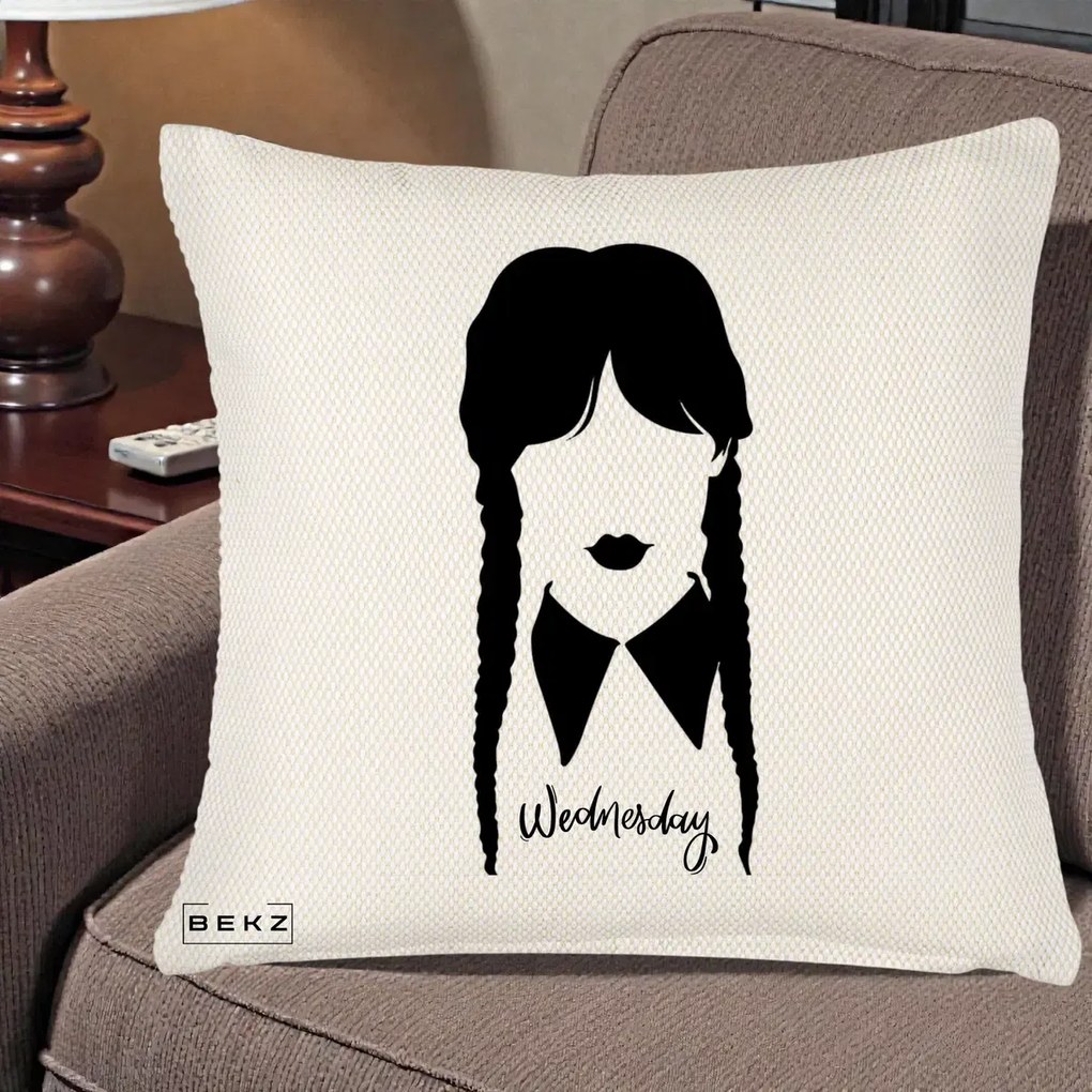 Perna Personalizata Wednesday Addams Silueta Alb-Negru, 40x40 cm, Crem Reliefat, Husa Detasabila, Perna Inclusa, BEKZ®