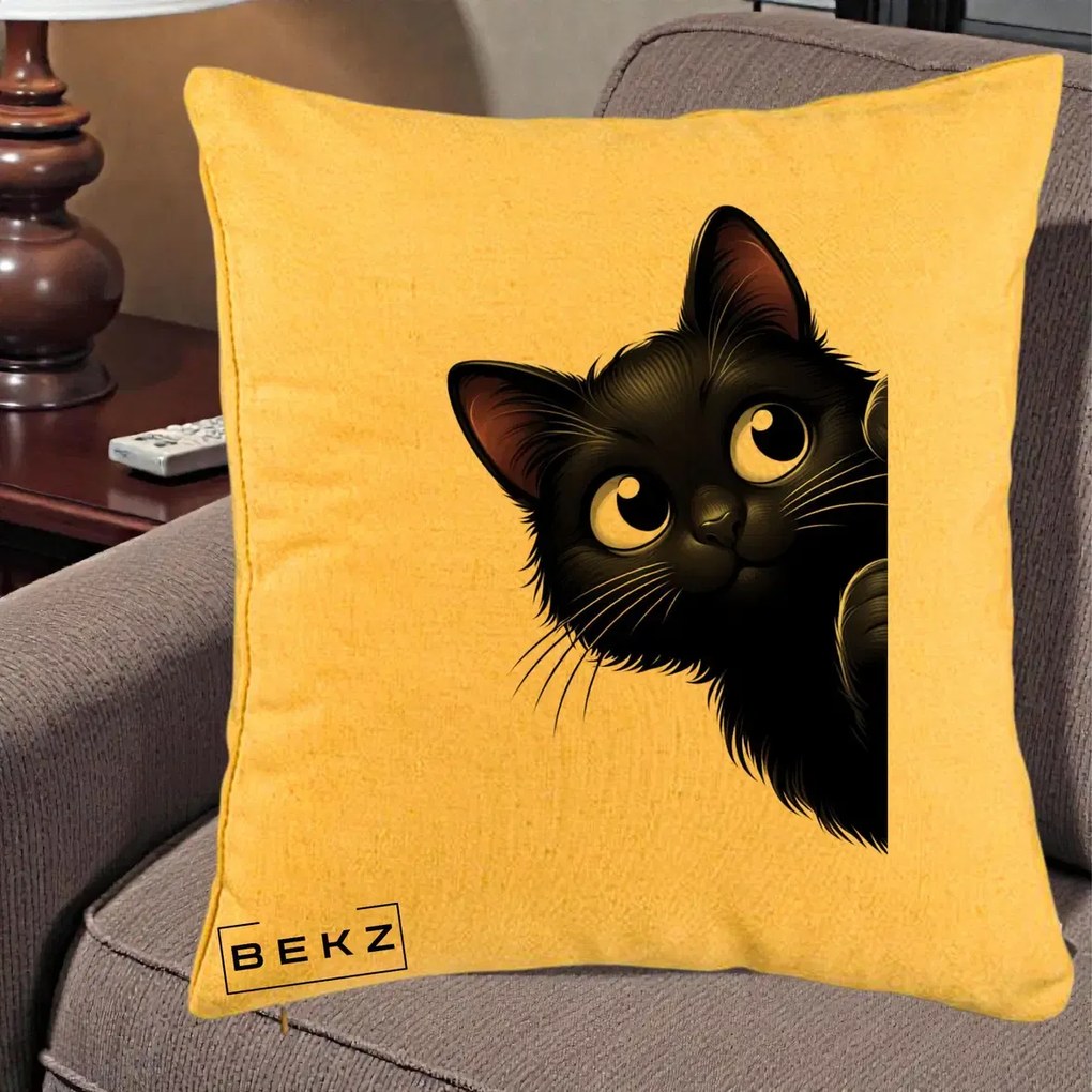 Perna Decorativa Pisica Neagra Dragalasa Curioasa, 40x40 cm, Galben, Husa Detasabila, Perna Inclusa, BEKZ®