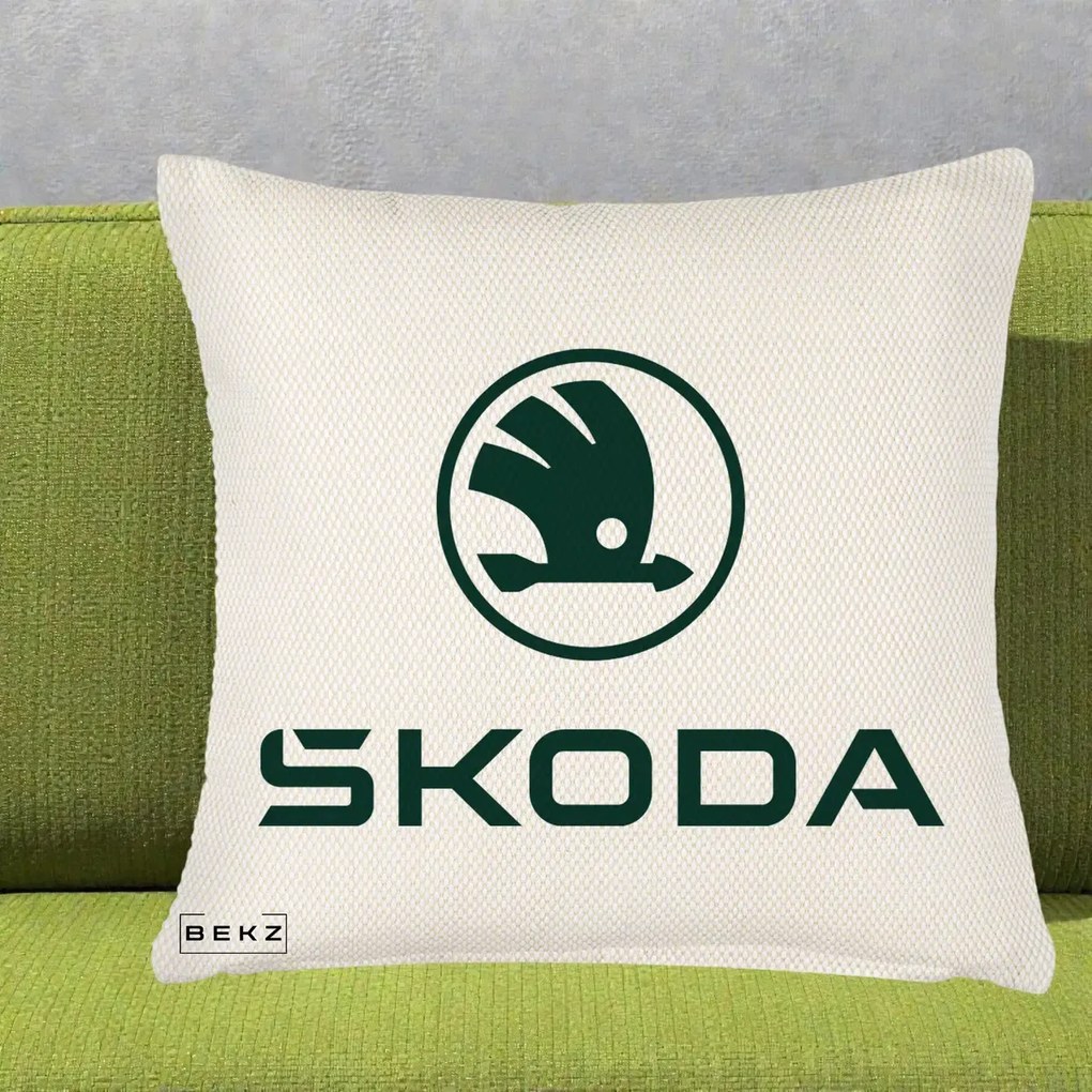 Perna Personalizata cu emblema Skoda, 40x40 cm, Crem Reliefat, Husa Detasabila, Perna Inclusa, BEKZ®