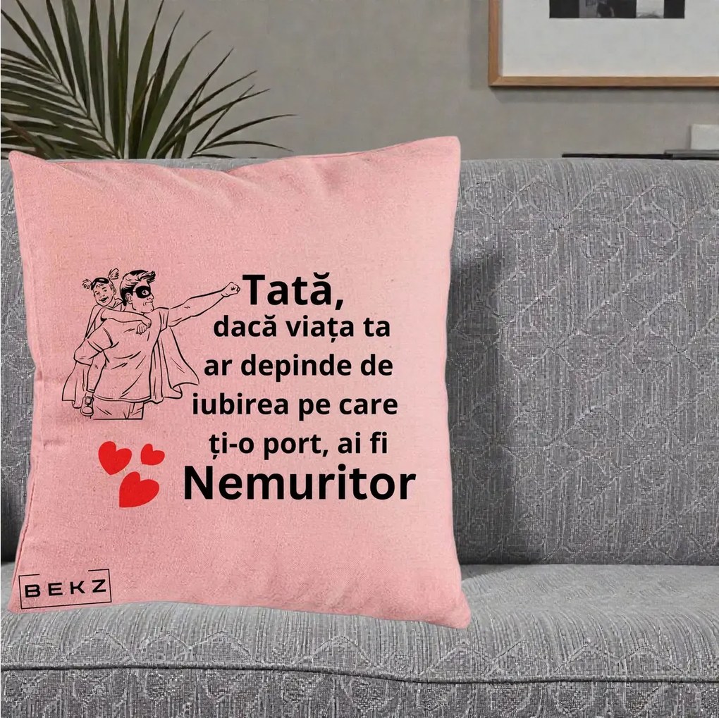 Cadou pentru Tata - Perna Personalizata Tata Nemuritor Supererou cu Masca, 40x40 cm, Roz, Husa Detasabila, Perna Inclusa, BEKZ®
