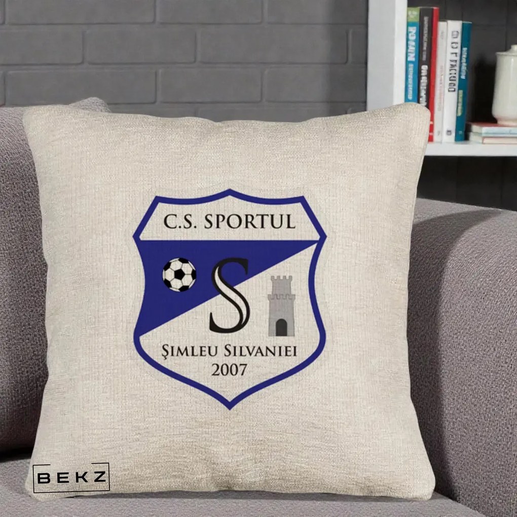 Perna Personalizata CS Sportul Simleu Silvaniei 2007, 40x40 cm, Bej Canapea, Husa Detasabila, Perna Inclusa, BEKZ®