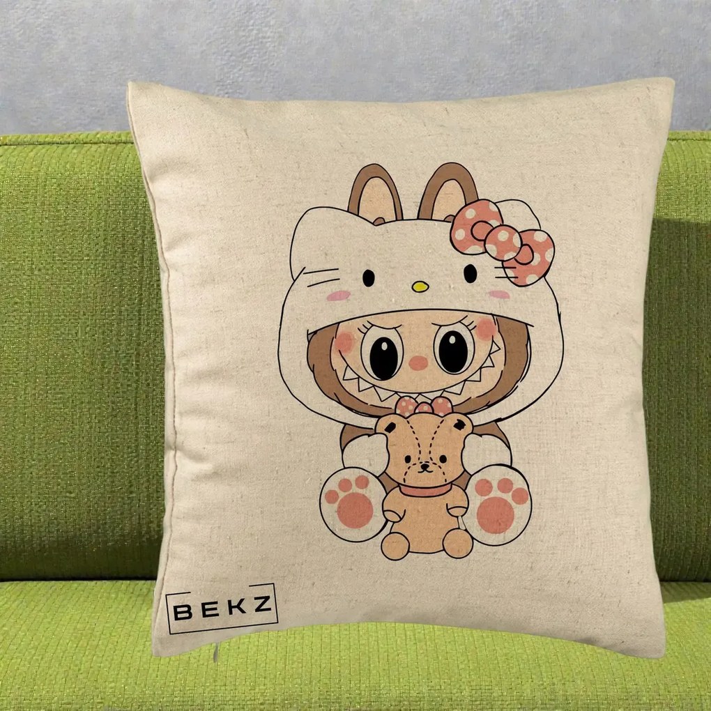 Perna Personalizata Labubu x Hello Kitty, 40x40 cm, Bej, Husa Detasabila, Perna Inclusa, BEKZ®