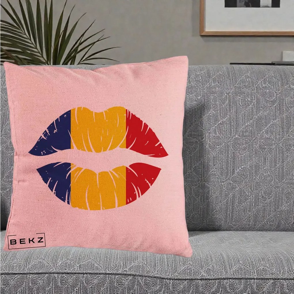 Perna Personalizata Buze Tricolor Romania, 40x40 cm, Roz, Husa Detasabila, Perna Inclusa, BEKZ®