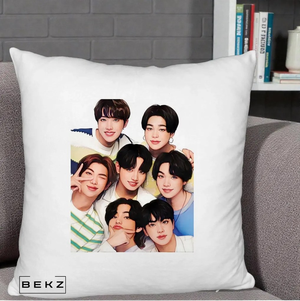 Perna Personalizata K-pop BTS Bangtan Boys Portret Grup Fanart, 40x40 cm, Alb Pufos, Husa Detasabila, Perna Inclusa, BEKZ®
