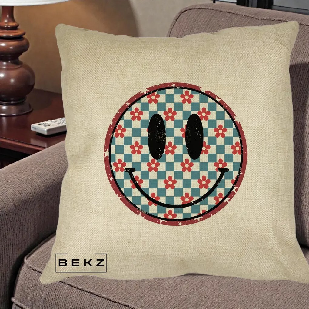 Perna Decorativa Smiley Face Checkered cu Floricele, 40x40 cm, Crem, Husa Detasabila, Perna Inclusa, BEKZ®