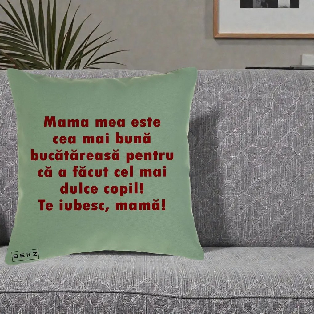 Cadou pentru Mama - Perna Personalizata Mama cea Mai Buna Bucatareasa, 40x40 cm, Verde, Husa Detasabila, Perna Inclusa, BEKZ®